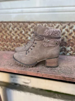 Olivia Booties (Taupe)