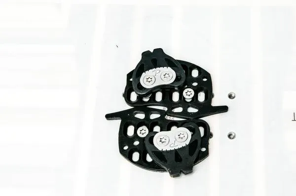 Phantom - Adjustable 3-1 Cleats